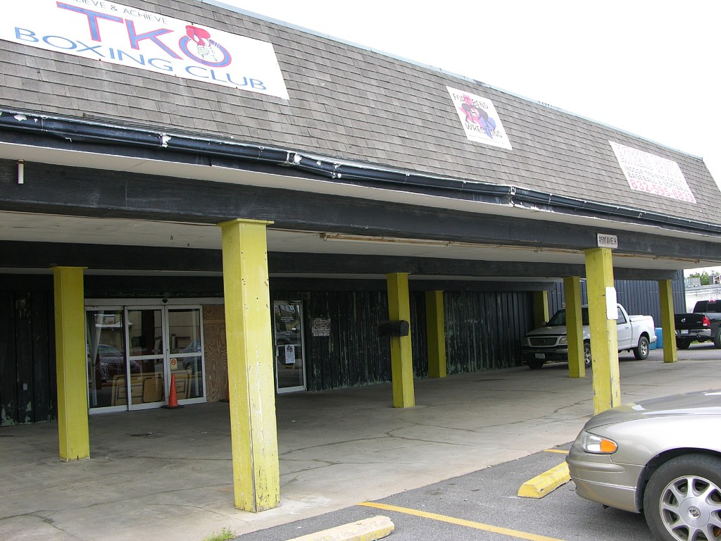 Extreme Sports 4501 Avenue H Rosenberg, TX 77471 (38)