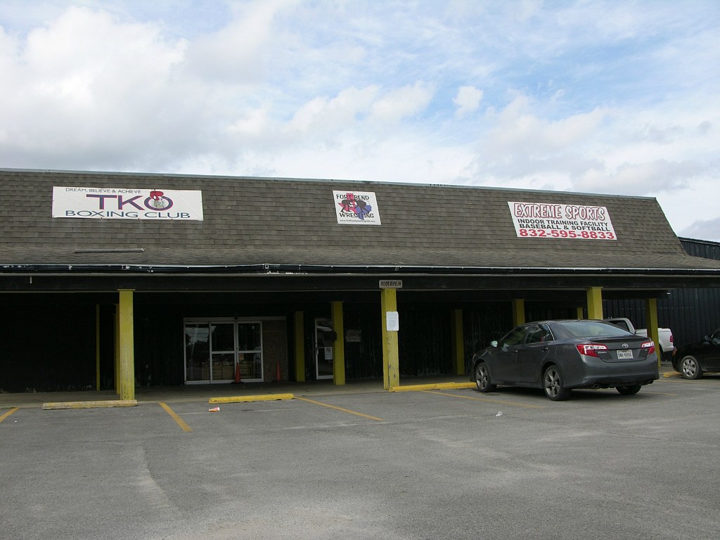 Extreme Sports 4501 Avenue H Rosenberg, TX 77471 (39)