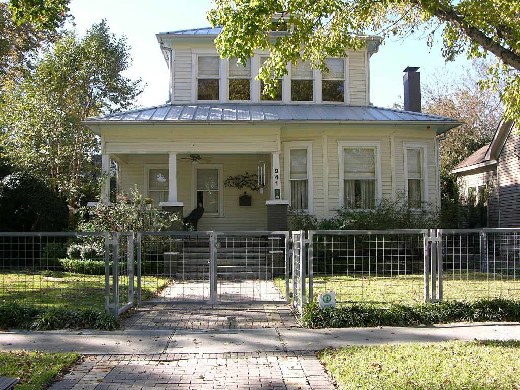 Leanne Mueller 941 Cortlandt (1)